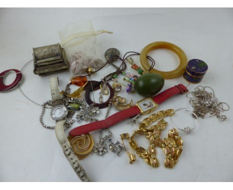 A quantity of assorted costume jewellery and sundries, to include a hardstone hand cooler, a bangle and a white metal miniatu