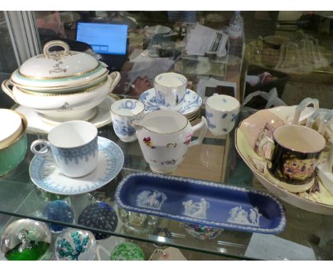 A Victorian Minton sauce tureen on stand, together with Worcester blue and white coffee cans and saucers, Doulton series ware