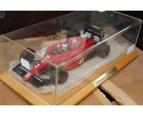 Exoto Ferrari 641/2 Nigel Mansell, 1:18 scale F1 car in perspex display case, on wooden base