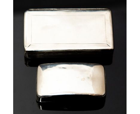 A William IV silver snuff box, reeded sides with plain lid, gilt interior, William Simpson, Birmingham, 1833  together with a