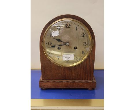 Oak cased 8 day mantle clock, hourly and 1/2 hour strike