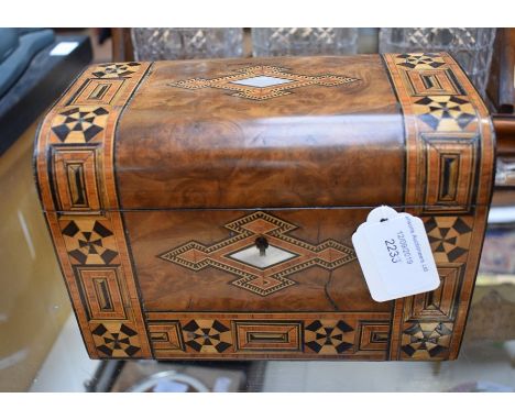Late 19th Century walnut tea caddy with inlaid parquetry detail