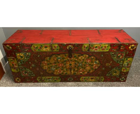 A STATEMENT PIECE - An ORIENTAL HIGHLY DECORATED 'hand-painted' lounge or bedroom storage blanket-box  - with a nice brass st