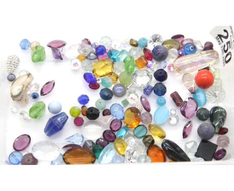 Loose gemstones: mixed gemstone and beads, mainly glass. P&amp;P Group 1 (£14+VAT for the first lot and £1+VAT for subsequent