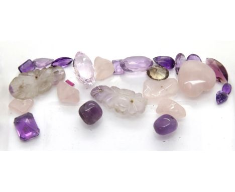 Loose gemstones: quantity of mixed amethysts. P&amp;P Group 1 (£14+VAT for the first lot and £1+VAT for subsequent lots) 