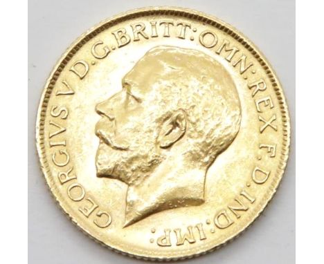 Full George V 1915 sovereign. P&amp;P Group 1 (£14+VAT for the first lot and £1+VAT for subsequent lots) 