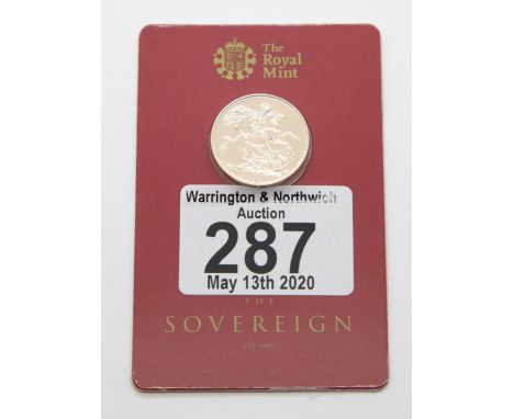 Full encased 2015 Elizabeth II sovereign. P&amp;P Group 1 (£14+VAT for the first lot and £1+VAT for subsequent lots) 