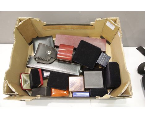 Quantity of mostly modern jewellery and watch boxes. P&amp;P Group 1 (£14+VAT for the first lot and £1+VAT for subsequent lot
