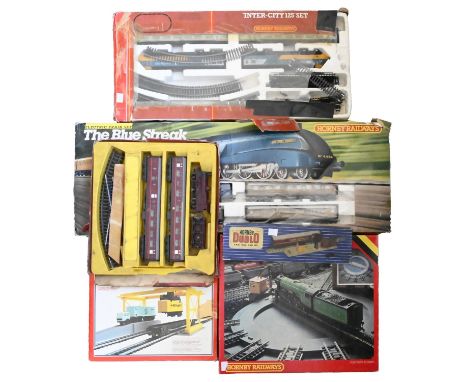 Model railways. Hornby 00 The Blue Streak electric train set, boxed, Intercity 125 set, boxed, Hornby 00 gauge T.PO mail van 