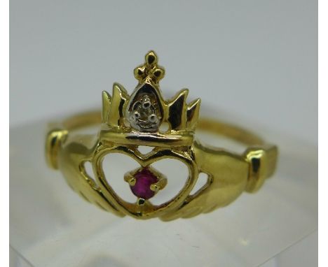 A 9ct gold claddah ring, weight 1.6g, size N