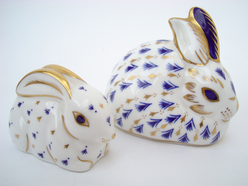 Royal Crown Derby rabbit paperweight, L, gold stopper together with a ...