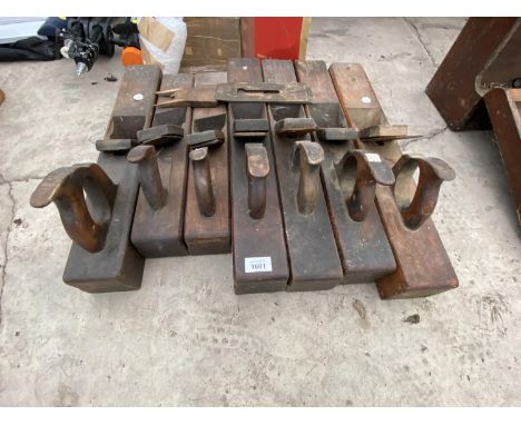 A LARGE QUANTITY OF VINTAGE WOODEN PLANES 