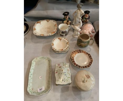 VARIOUS CERAMIC ITEMS TO INCLUDE TO DISHES, FIGURINES, PLATES ETC 