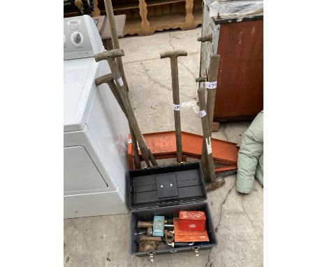TWO CAR RAMPS, A TOOLBOX AND CONTENTS AND VARIOUS TOOLS 