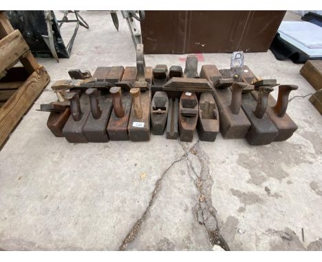 A LARGE QUANTITY OF VINTAGE WOODEN PLANES 