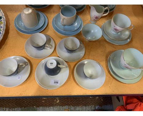 AN ASSORTMENT OF CERAMIC WARE IN VARYING SHADES OF BLUE TO INCLUDE BRANKSOME CHINA 