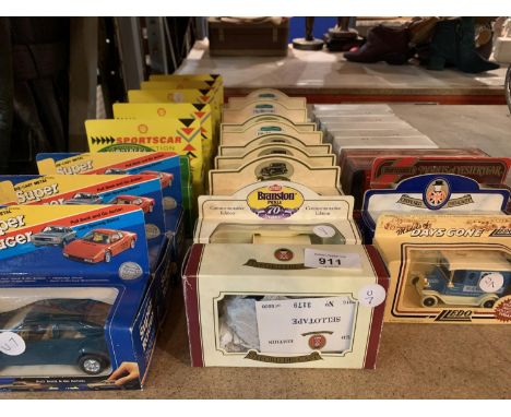 A COLLECTION OF BOXED CARS TO INCLUDE SPORTS CAR COLLECTION AND PRO MOTORS ETC 