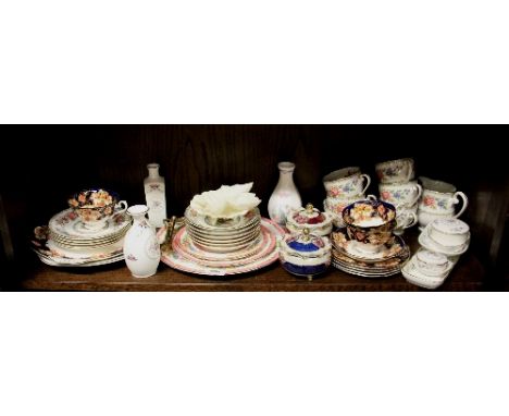 A quantity of Royal Worcester and other china
