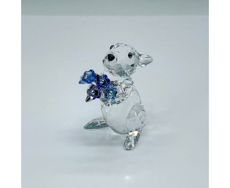 This cute creation makes an ideal gift for Mothers Day, Easter, or any other occasion! Crafted in clear crystal, the rabbit h