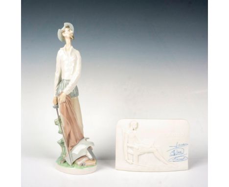 Includes glossy figure (1004854) of Don Quixote standing, and the matte (1017601) Charter Member Plaque. Lladro backstamps. F