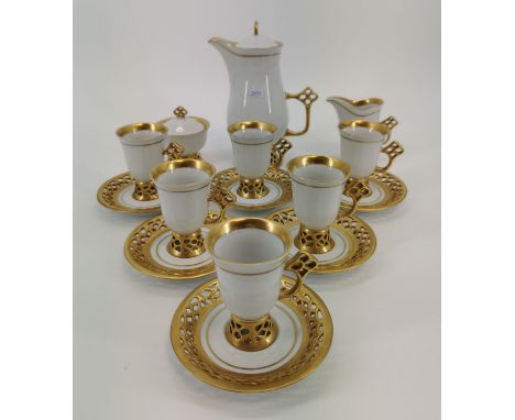 MOKKASERVICE / ESPRESSOSERVICE für 6 Personen, Porzellan, Manufaktur Holloházá / Ungarn, aufglasurblau gemarkt und bezeichnet
