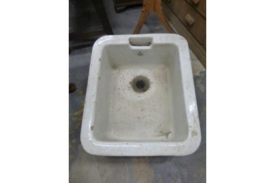 A Small Royal Doulton Belfast Sink