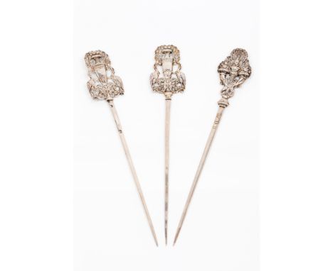 A set of three "épingles à cheveux"French silver, 19th century, unmarked in compliance with Decree-Law 120/2017, art. 2º, nº.