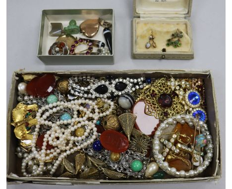 Mixed jewellery including two gold lockets, opal earrings, Scottish brooch etc.