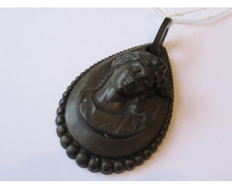 Victorian volcanite cameo portrait pendant, 65mm x 45mm 