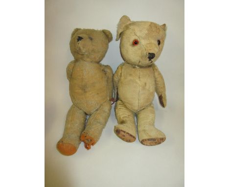 Two jointed teddy bears (at fault) 