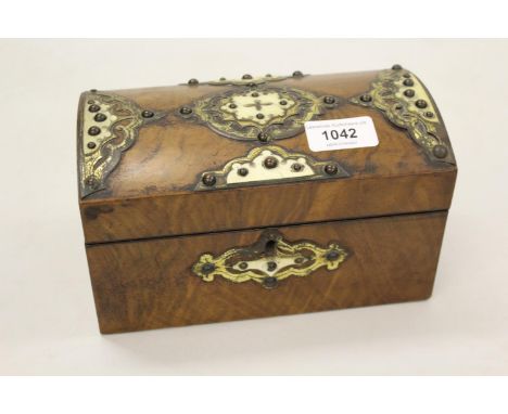 Victorian figured walnut and brass mounted two division dome top tea caddy, 8ins wide, 4.5ins high, 4.25ins deep 