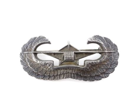 A Second World War US Army Glider troops' Special Skills qualification badge, stamped Sterling