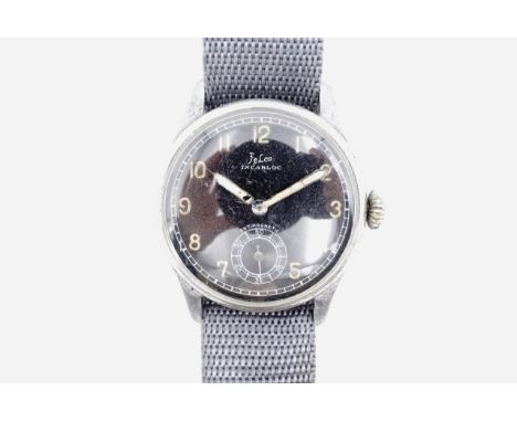 A Second World War German army issue Felco wristwatch, the case back stamped D 00240 H, (running)
