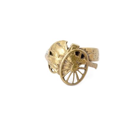 A Great War patriotic brass finger ring depicting an artillery piece