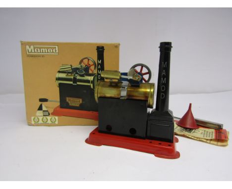 A boxed Mamod SP1 live steam stationary engine 