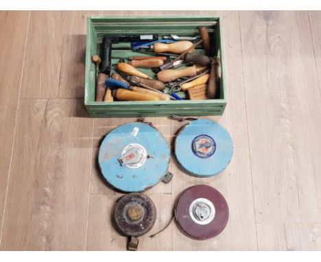 A BOX CONTAINING 4 MEASURING TAPES INC RABONE PLUS ASSORTED TOOLS INC BRADAWLS WOODEN TOOL HANDLES ETC