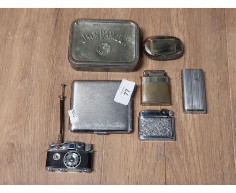 CIGARETTE LIGHTERS TO INCLUDE MOSDA CASED RONSON A CAMERA LIGHTER A GERMAN STUTTGART HORN SMUFF BOX ETC