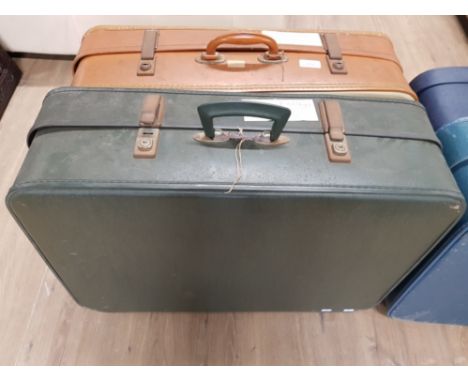 4 VINTAGE SUITCASES ONE BY FOXCROFT AND ONE CONTAINING PATCHWORK PIECES AND OTHER BITS OF FABRIC