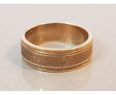 GOLD 9CT PATTERNED WEDDING BAND 3.9G SIZE K