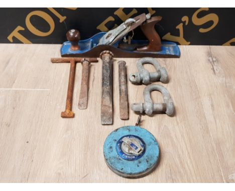 A SELECTION OF VINTAGE TOOLS INC RABONE CHESTERMAN TAPE MEASURE WHITMORE PLANER NO5 ETC
