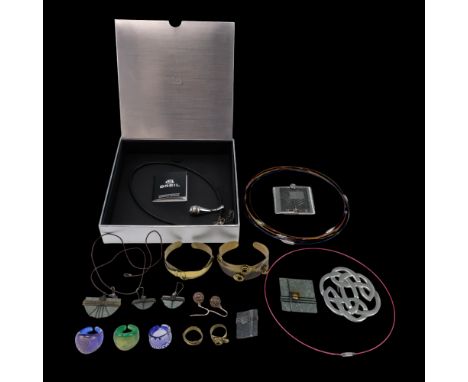 A quantity of contemporary costume jewellery including a Breil necklace and a Celtic-interlace St Justin pewter brooch, latte