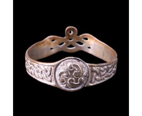 A vintage child's Celtic interlace white metal bangle, stamped Silver, 4.5 cm, 19 g