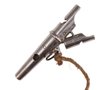 A vintage shepherds / sheepdog whistle playing G, D and C (Go, Down and Come), 9.5 cm