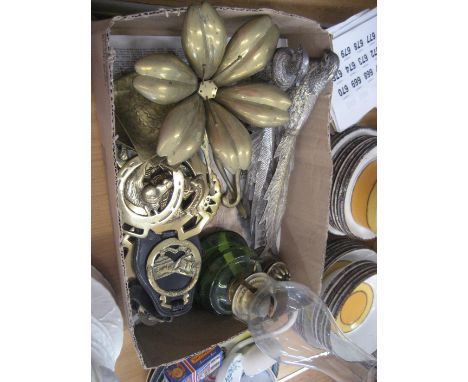 VARIOUS HORSE BRASSES^ OIL LAMP^ ETC
