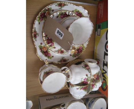 ROYAL ALBERT COUNTRY ROSE PART TEA SERVICE