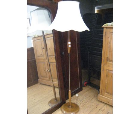 STANDARD LAMP
