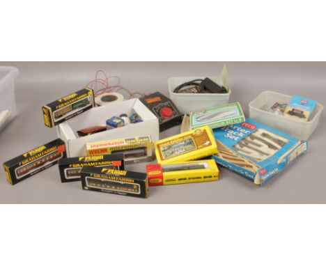 A collection of N gauge model railway and accessories to include Hornby minitrix track, Britannia engine, Graham Farish rolli