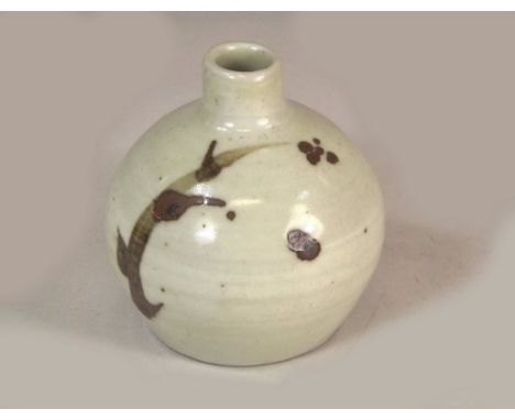 LEACH POTTERY.
A Leach Pottery porcelain small bottle vase. Height 8cm. Leach Pottery mark. 