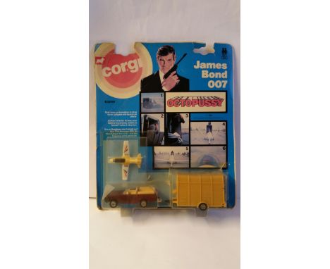 CINEMA, James Bond toy, portable plane with horse box and truck, by Corgi E3019, in blister pack (creasing and pieces missing