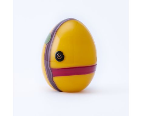 Ed. no. 40/100, 1983Of egg form, with marvered olive green, plum and lilac, and cherry red colored bands, and a black coiled 